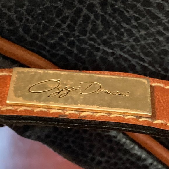 Like-new Oggi Domani green faux leather cross-body purse - Picture 10 of 15